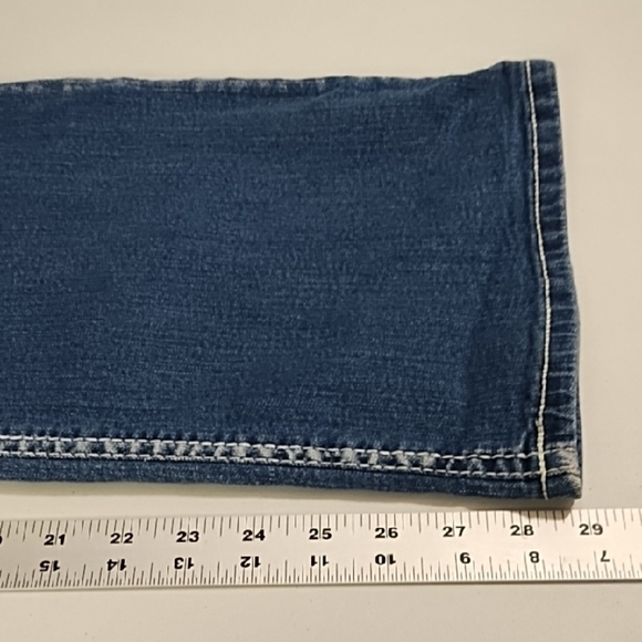 Wallflower Straight Leg Lightly Distressed Blue DenimJeans Stretchy 5 Pocket - Picture 11 of 15